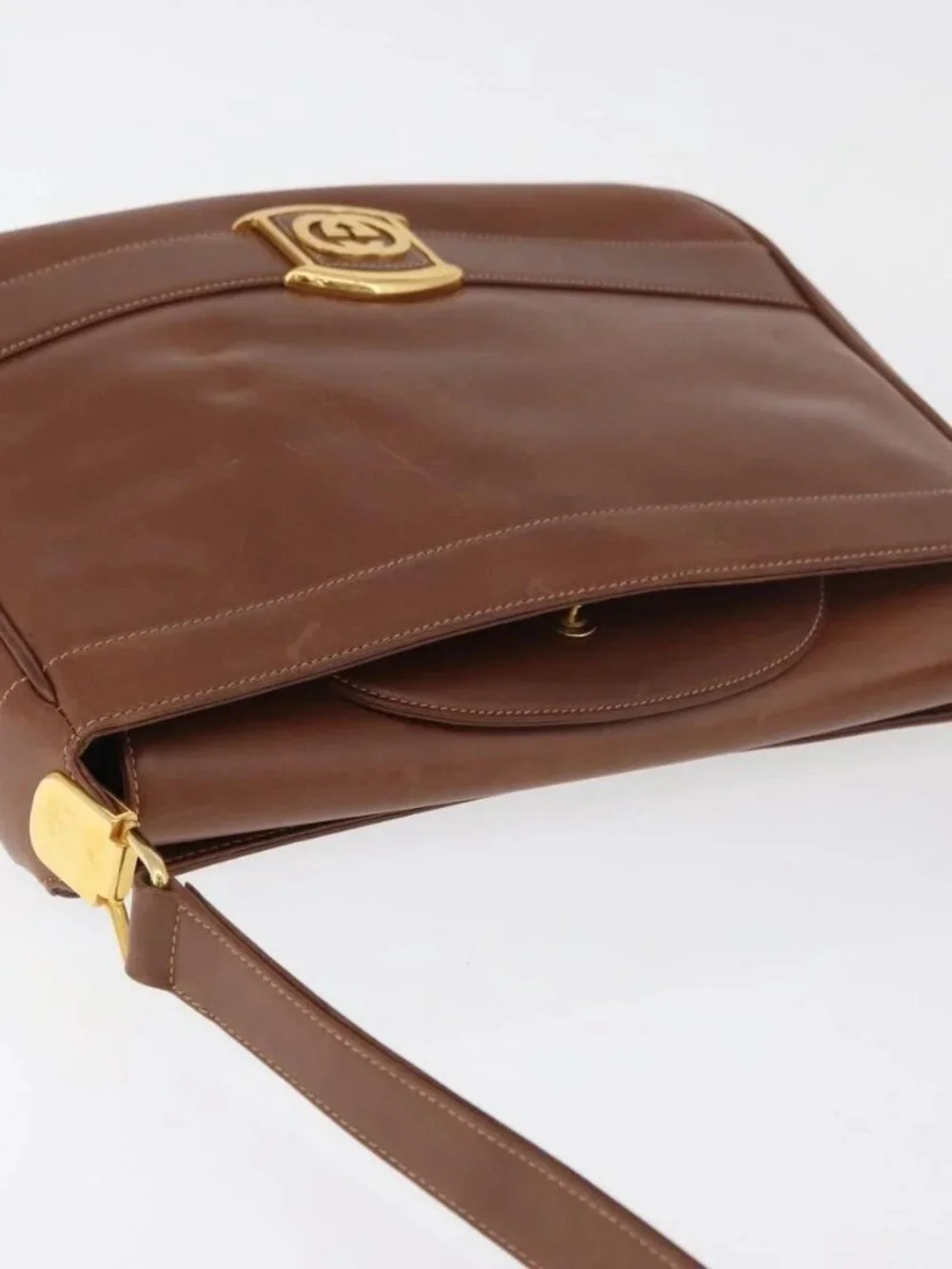 Gucci brand	gucci color	gold